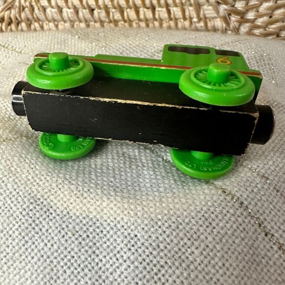 Thomas and Friends Percy Wooden Railway - Picture 6 of 7